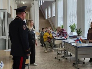 Контроль за выборами в Калининградской области: инспекция полиции на избирательных участках